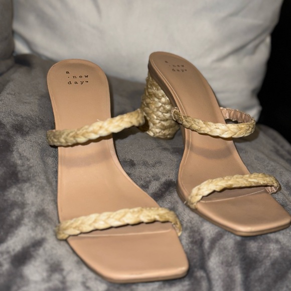 Straw Boho Strappy Sandals Wedges Heels - Picture 2 of 5